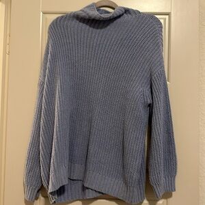 Blue turtleneck American Eagle sweater in XS/S. Very stretchy and oversized.